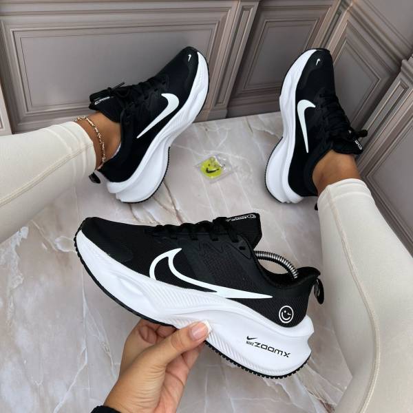 Nike ZoomX Black Ultra Comfort