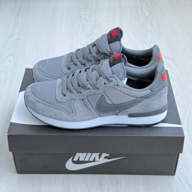 Nike Urban Classic Gris