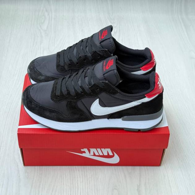 Nike Retro Runner Blanco/Azul/Rojo