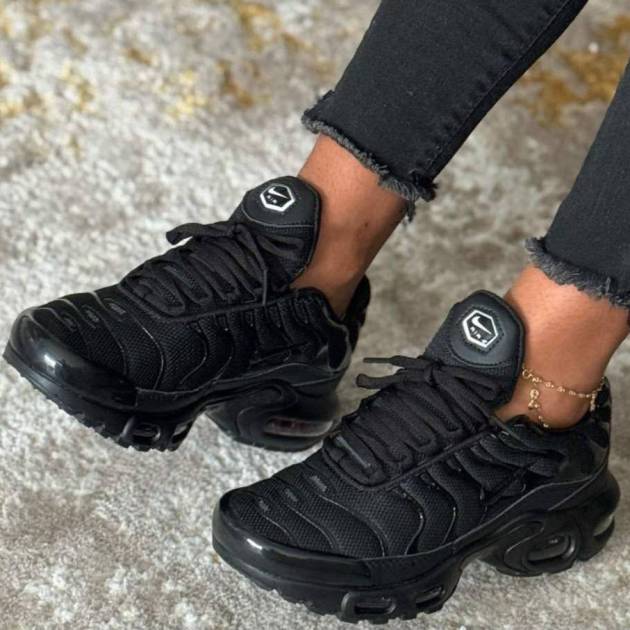 Nike Air Max Plus Triple Black