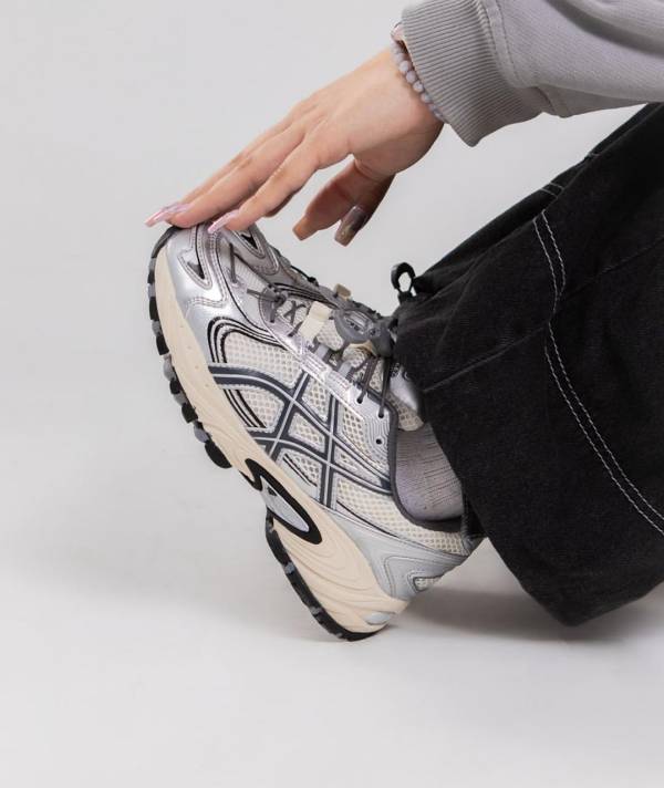 Asics Gel-Sonoma 15-50 Plata/Beige