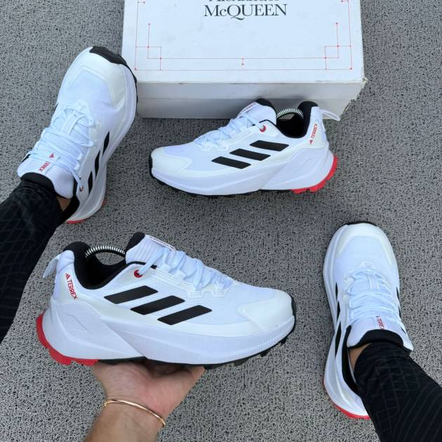 Adidas Terrex Trail Runner – Blanco con Detalles Rojos y Negros